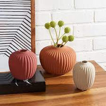 Load image into Gallery viewer, JACIE CERAMIC VASE- SET OF 3