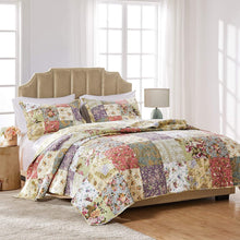 Load image into Gallery viewer, Blooming Prairie Quilt Set
