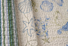 Load image into Gallery viewer, Blue Coral Quilt Set, Twin
